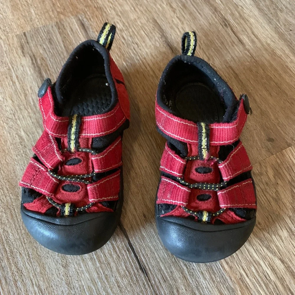 KEEN Toddler/Kids' Newport H2 adventure sandals in red - velcro - size 7 toddler